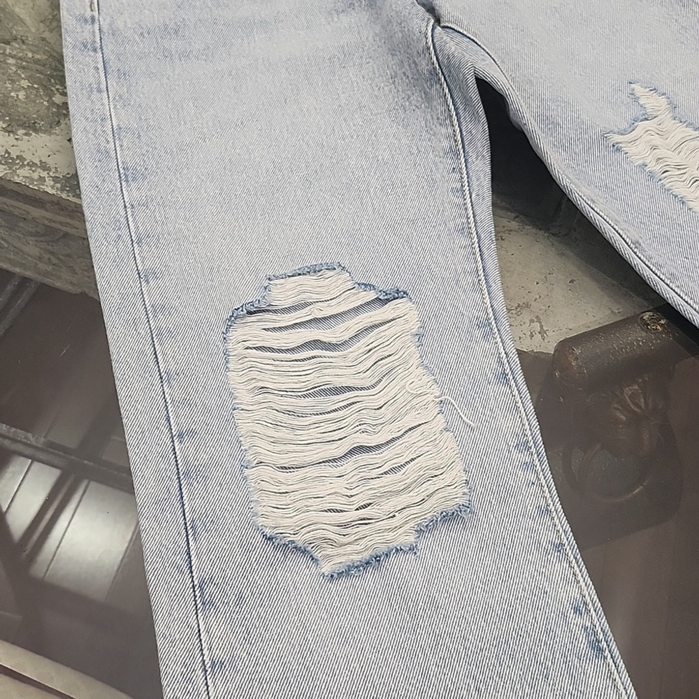 Levi's Women's Wedge Straight Light Blue Distressed Jeans New 26x28 - Picture 7 of 16